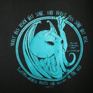 Women's T-Shirt M Cthulhu Risen shirt - Sigh Co. Graphics